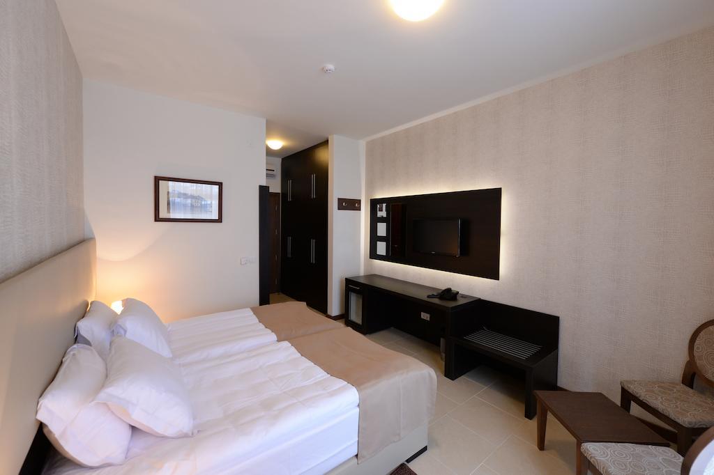 Hotel Majdan ベオグラード エクステリア 写真