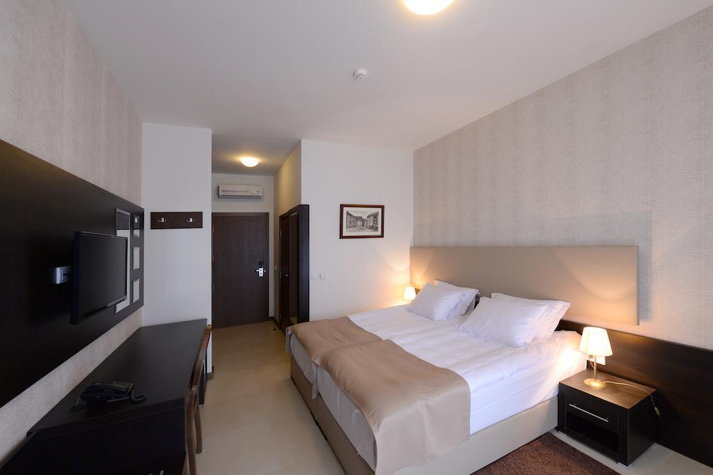 Hotel Majdan ベオグラード エクステリア 写真