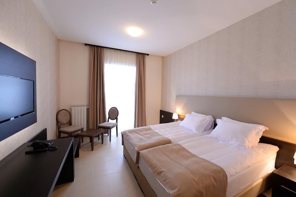 Hotel Majdan ベオグラード エクステリア 写真