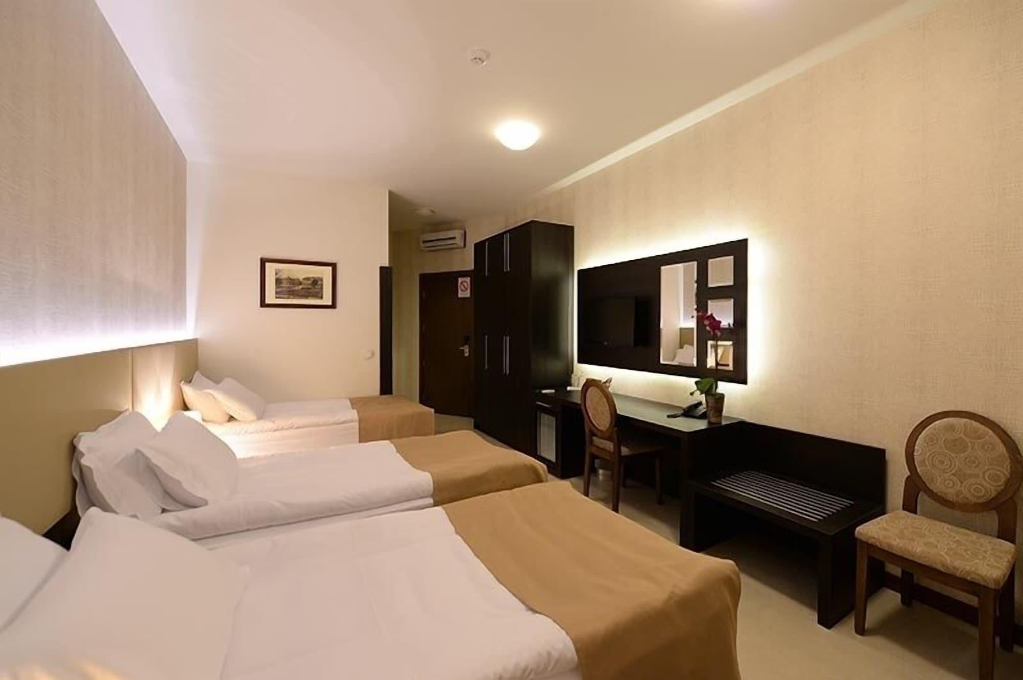 Hotel Majdan ベオグラード エクステリア 写真
