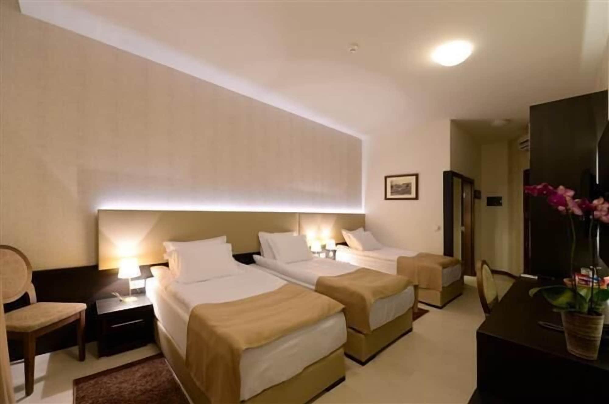 Hotel Majdan ベオグラード エクステリア 写真