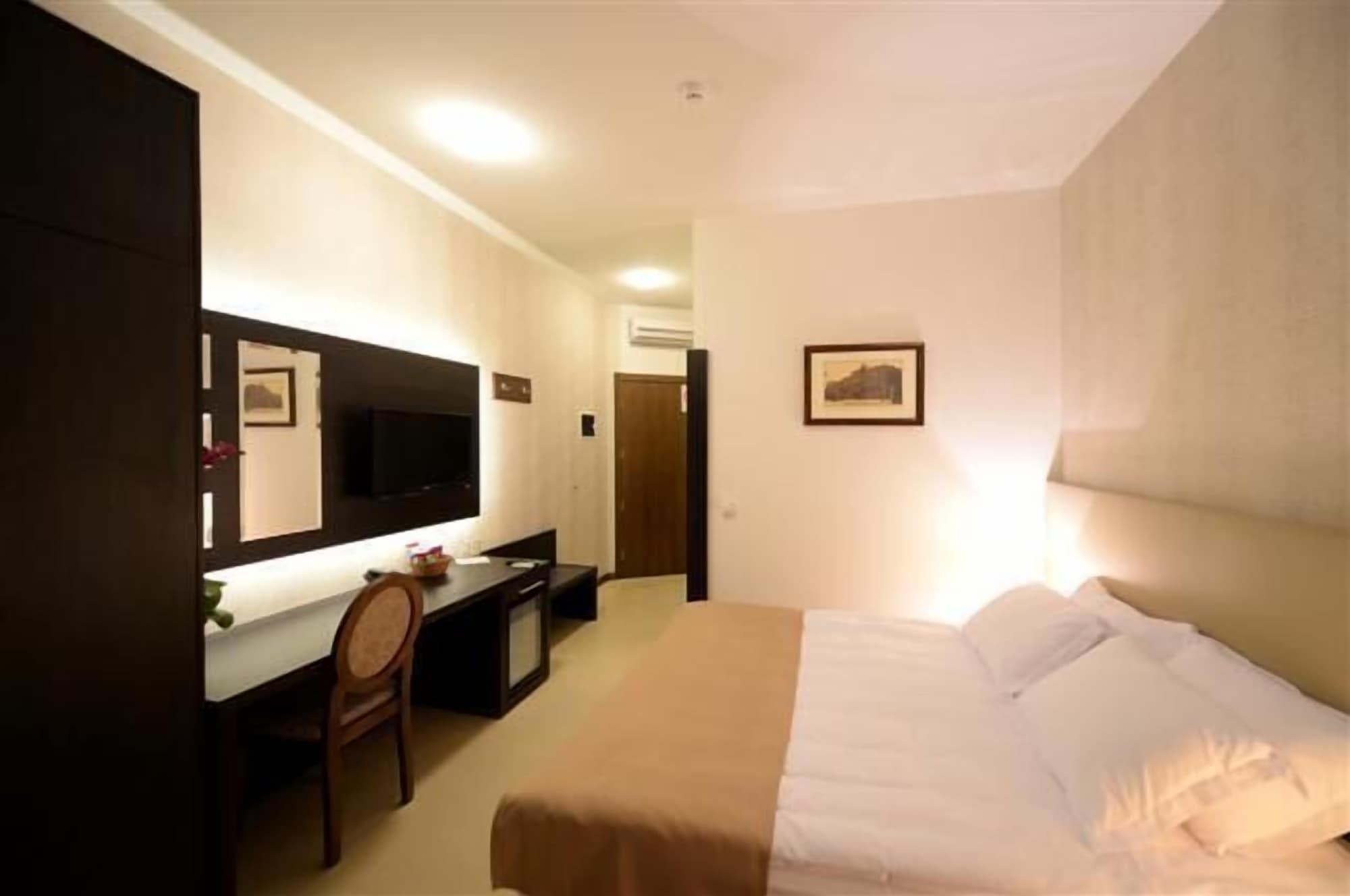 Hotel Majdan ベオグラード エクステリア 写真