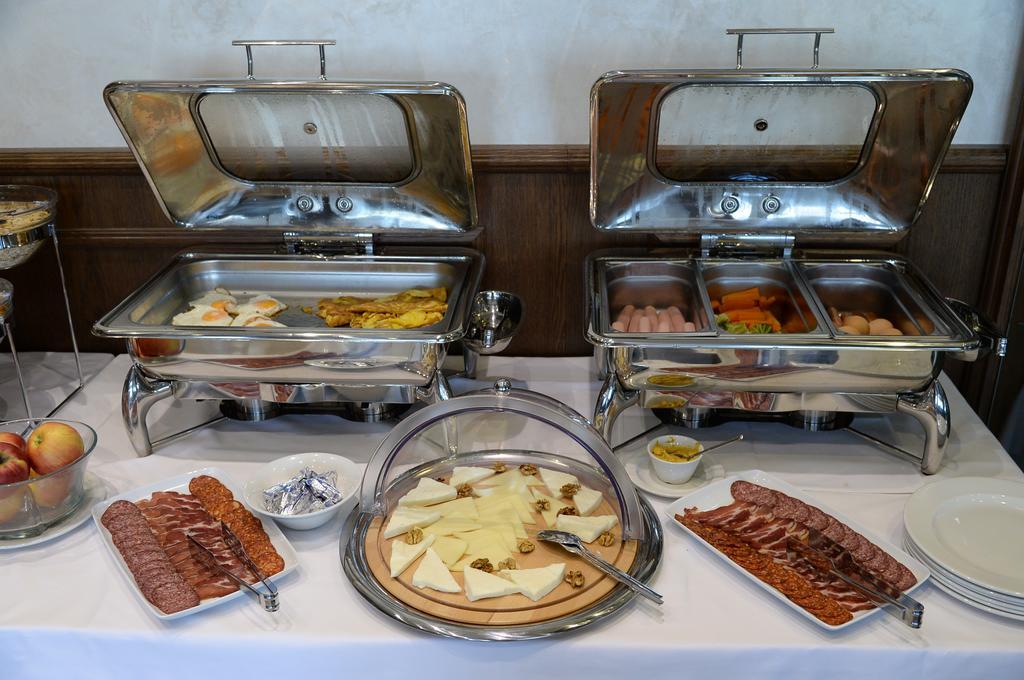 Hotel Majdan ベオグラード エクステリア 写真