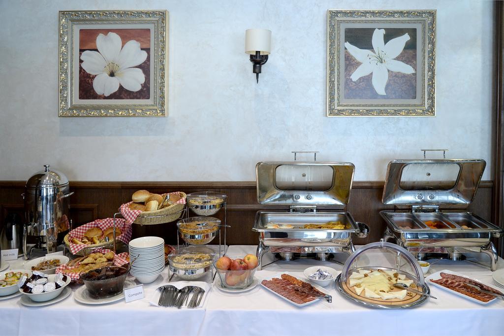 Hotel Majdan ベオグラード エクステリア 写真