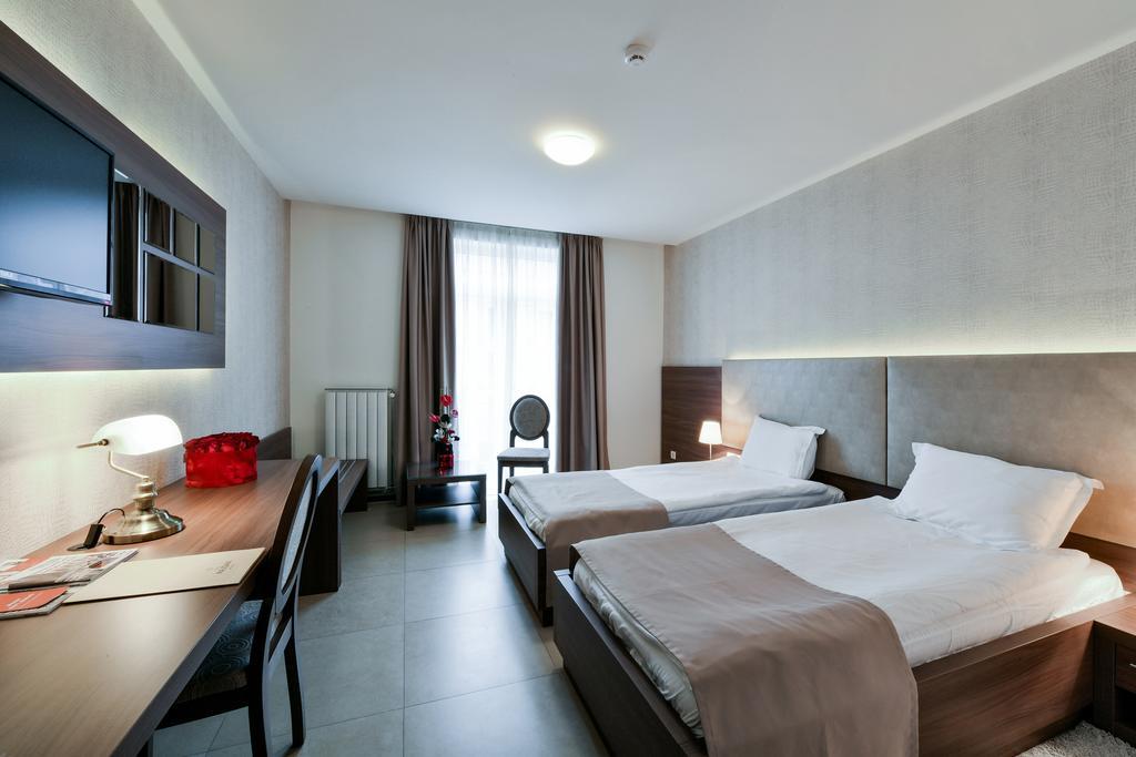 Hotel Majdan ベオグラード エクステリア 写真